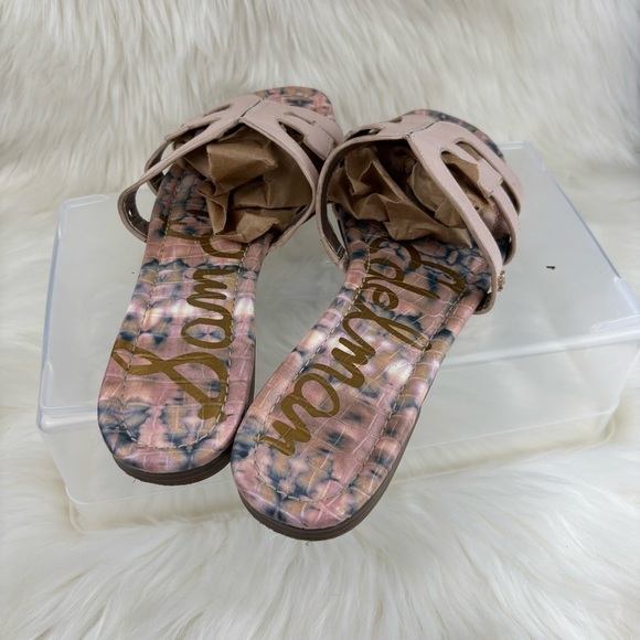 Sam Edelman Pink Sandals with Decorative Cutout Design - Picture 3 of 9